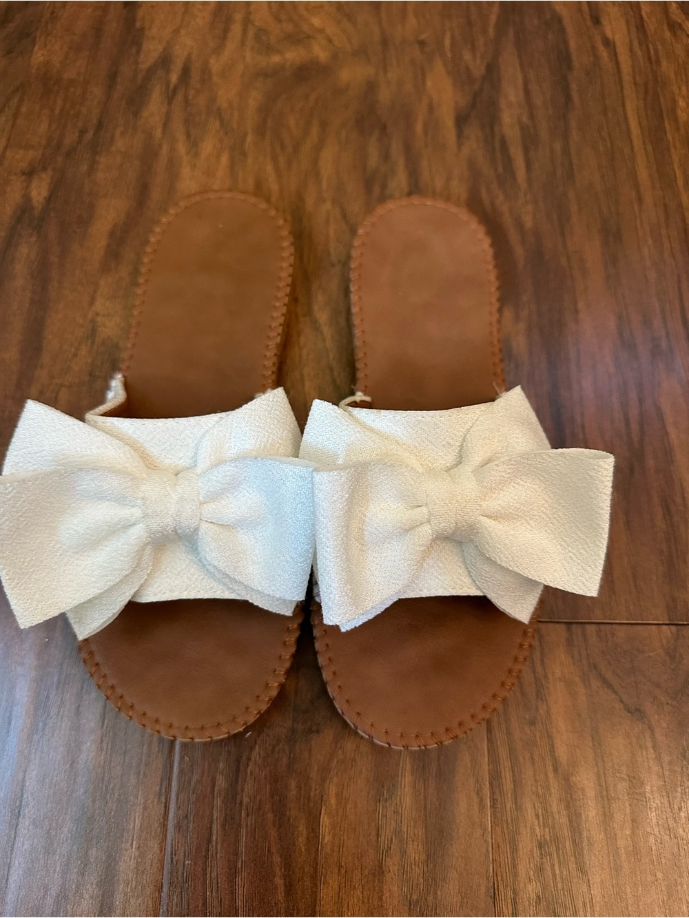 Women’s Bow Slide Sandals in White and Brown